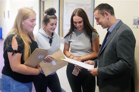 Alevel成績重新評定，IB學生斥不公！